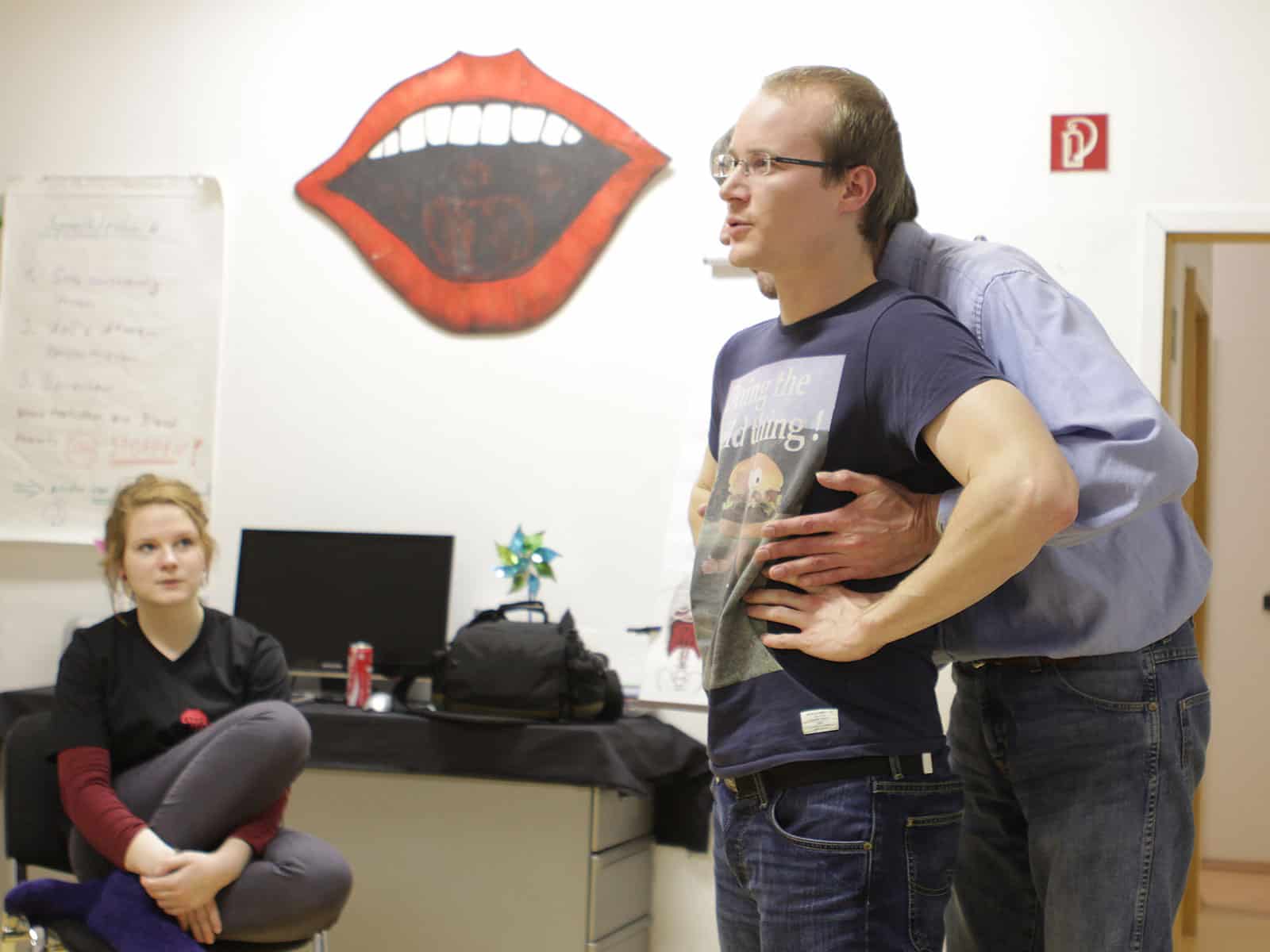 Stotternde bei der Stottertherapie-Übung "Flankenatmung"